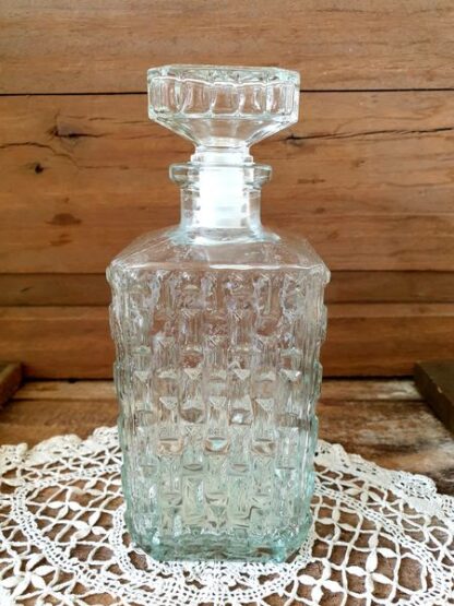 Oud glazen whiskey-karaf