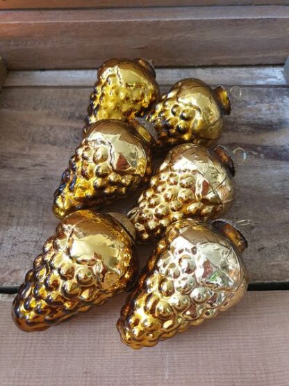 Goudkleurige dennenappels heksenbal kerst - Afbeelding 2