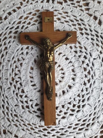 Houten kruis messing beeldje INRI