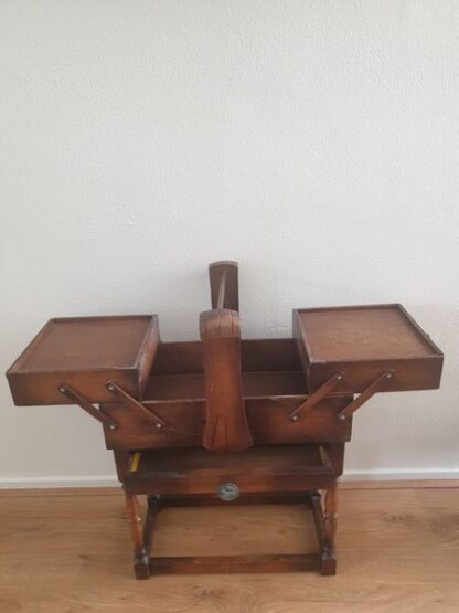 Oude houten naaikist - Afbeelding 5