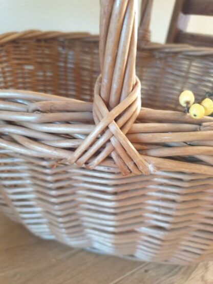 Vintage rieten mand met hengsel - Afbeelding 3