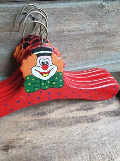 Vintage kledinghangers kinderen clowns