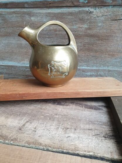 Vintage antiek messing schenkkannetje