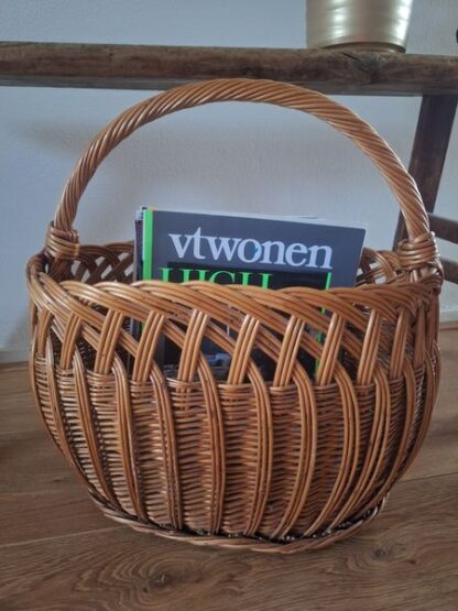 Vintage rotan mand met hengsel