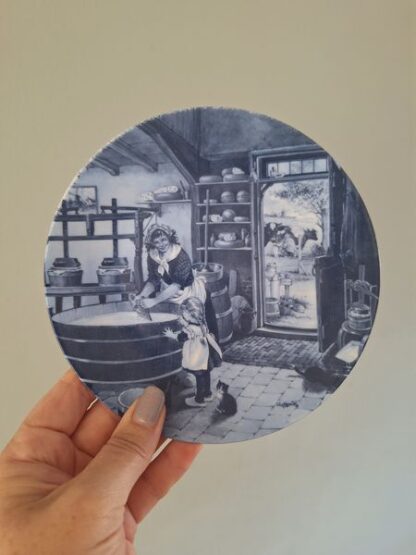 Vintage Delft blauw wandbord kaasmaker