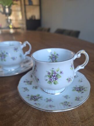 vintage kop en schotel Queen's