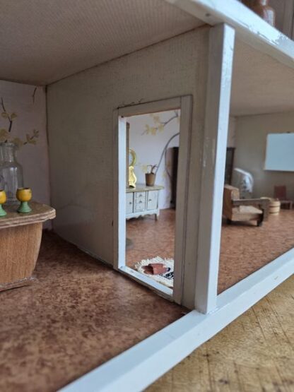 Vintage poppenhuis inclusief meubeltjes en accessoires - Afbeelding 3