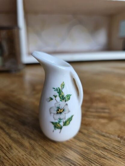 Vintage poppenhuis inclusief meubeltjes en accessoires - Afbeelding 47