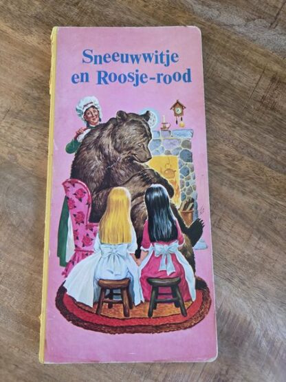 Vintage sprookjesboek Sneeuwwitje en Roosje-rood