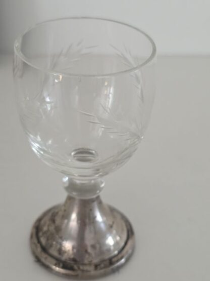 Vintage borrelglaasje met verzilverde voet - Afbeelding 3