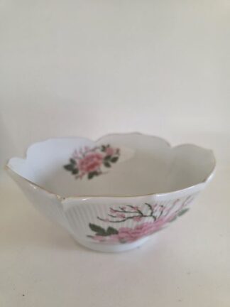 Vintage porseleinen kom roze bloemen