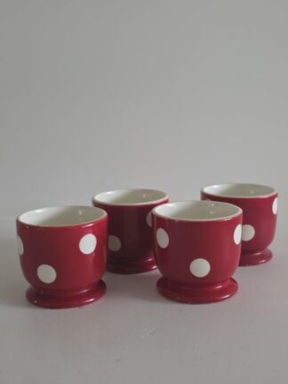 Vintage eierdopjes rood met witte stippen